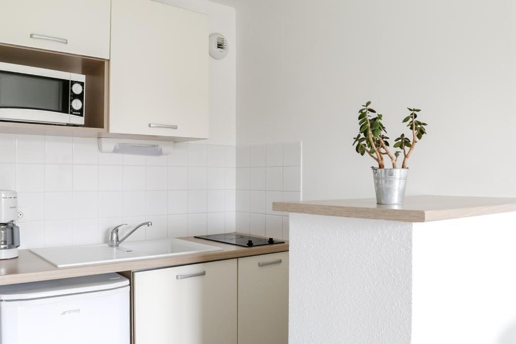 Le Fleur"H"On 11 D'Honfleur, T2 En Residence Avec Piscine, Wifi Et Parking Gratuits Équemauville Екстериор снимка