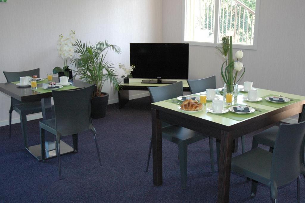 Le Fleur"H"On 11 D'Honfleur, T2 En Residence Avec Piscine, Wifi Et Parking Gratuits Équemauville Екстериор снимка